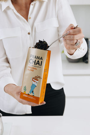 Prana Chai Original Masala Blend Starter Box with Huskee 12oz Cup & Lid by Prana Chai
